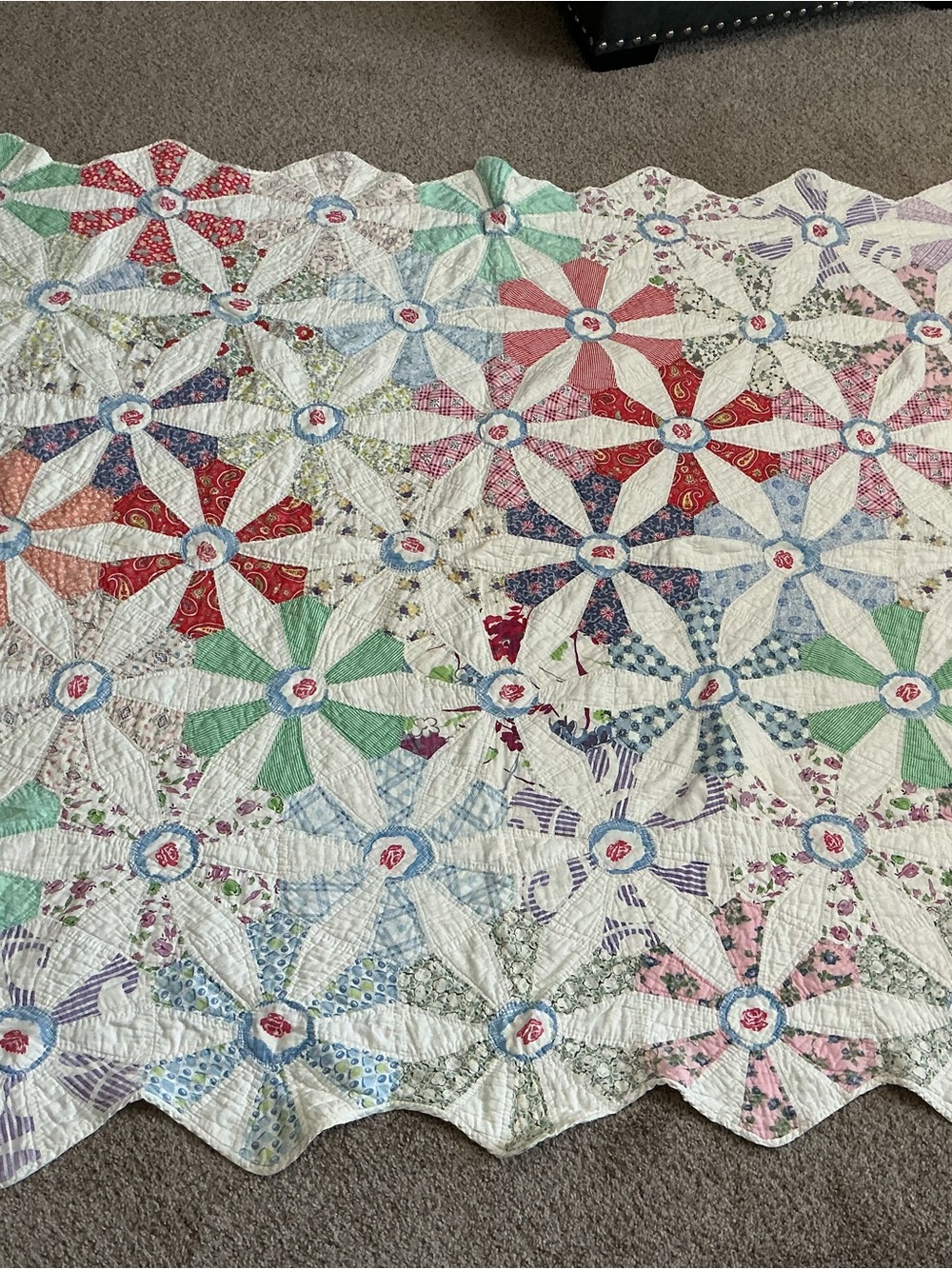 Vintage Floral Pinwheel Patchwork Quilt CottageCore 65”x86” - Picture 4 of 11